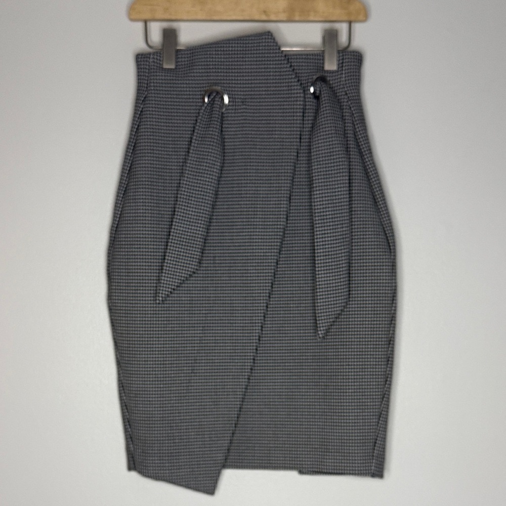 H&M Black and White Houndstooth Skirt - Picture 8 of 8